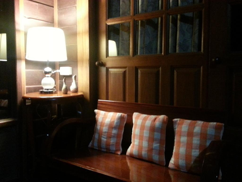 Rim Nam Kong Homestay ปากชม ภายนอก รูปภาพ