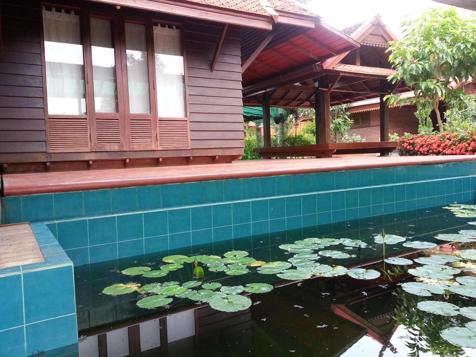 Rim Nam Kong Homestay ปากชม ภายนอก รูปภาพ