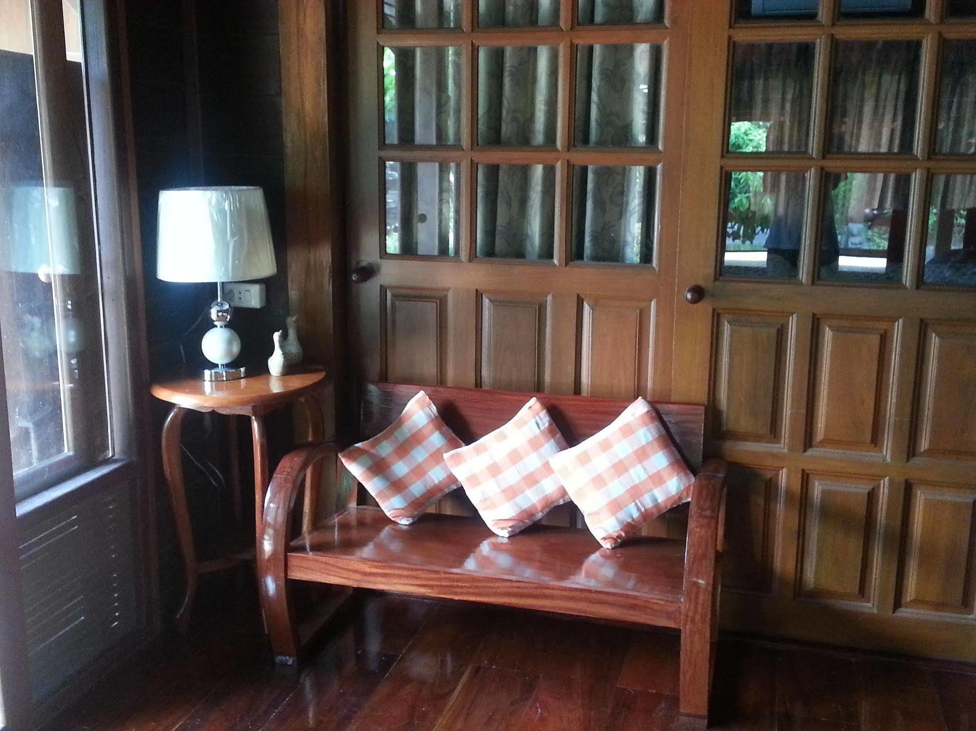 Rim Nam Kong Homestay ปากชม ภายนอก รูปภาพ