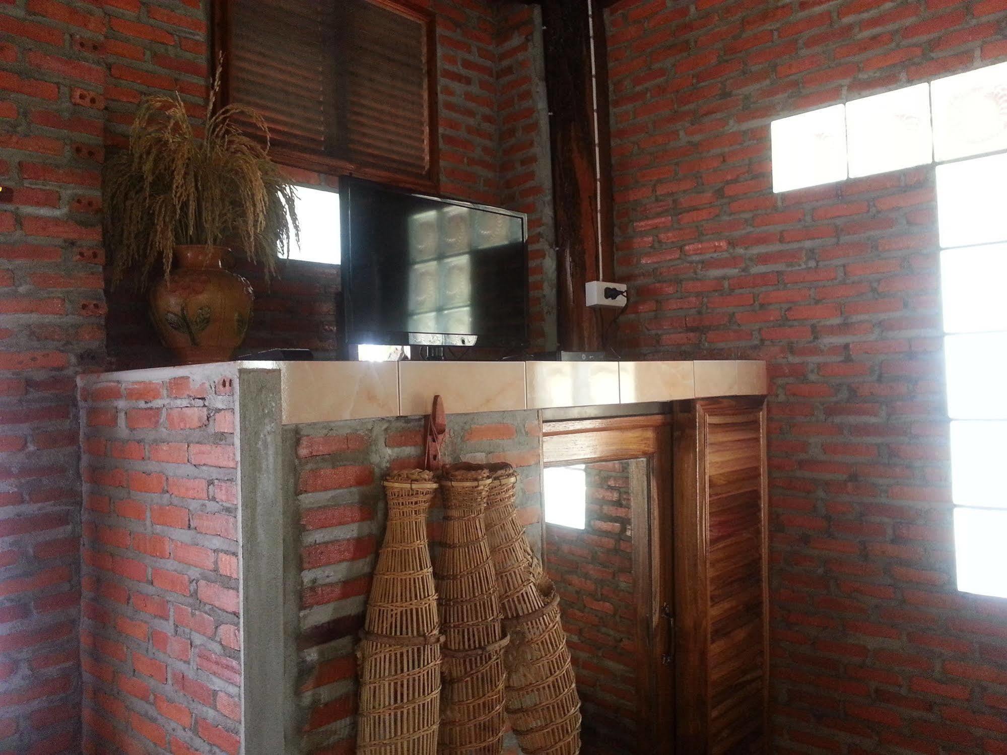 Rim Nam Kong Homestay ปากชม ภายนอก รูปภาพ
