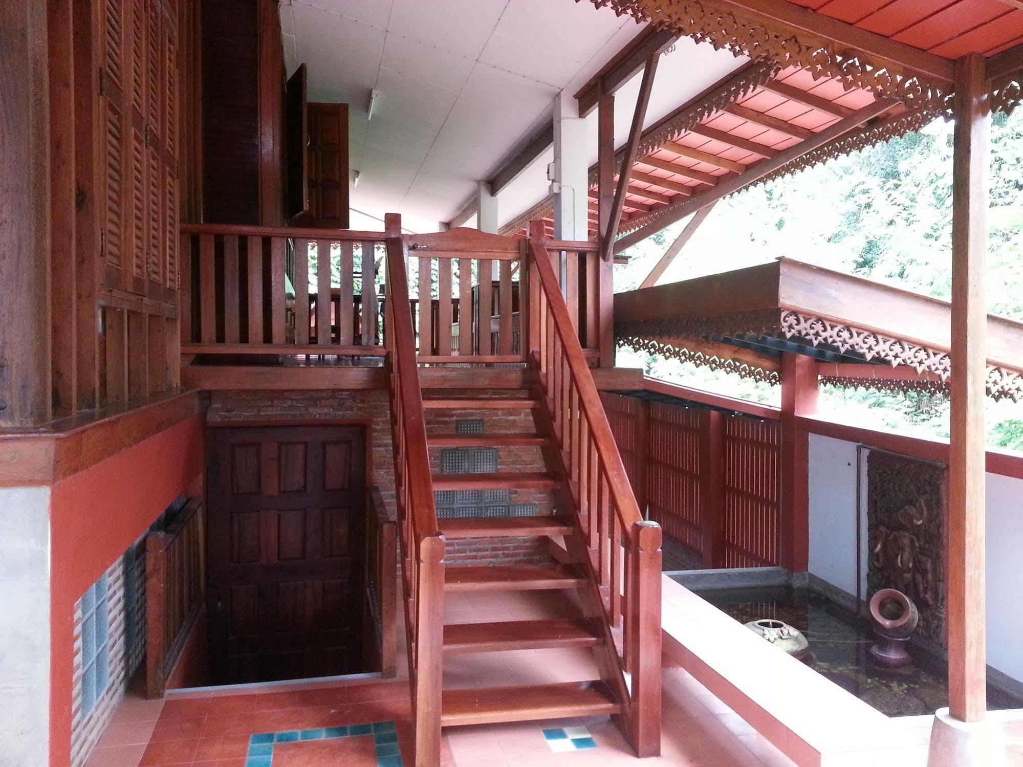 Rim Nam Kong Homestay ปากชม ภายนอก รูปภาพ