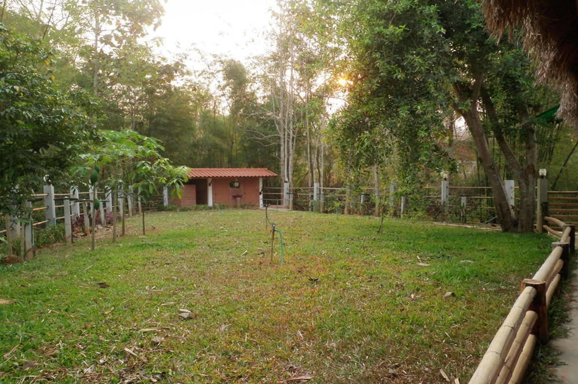Rim Nam Kong Homestay ปากชม ภายนอก รูปภาพ